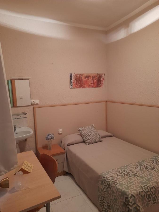 Alhambra Hostel