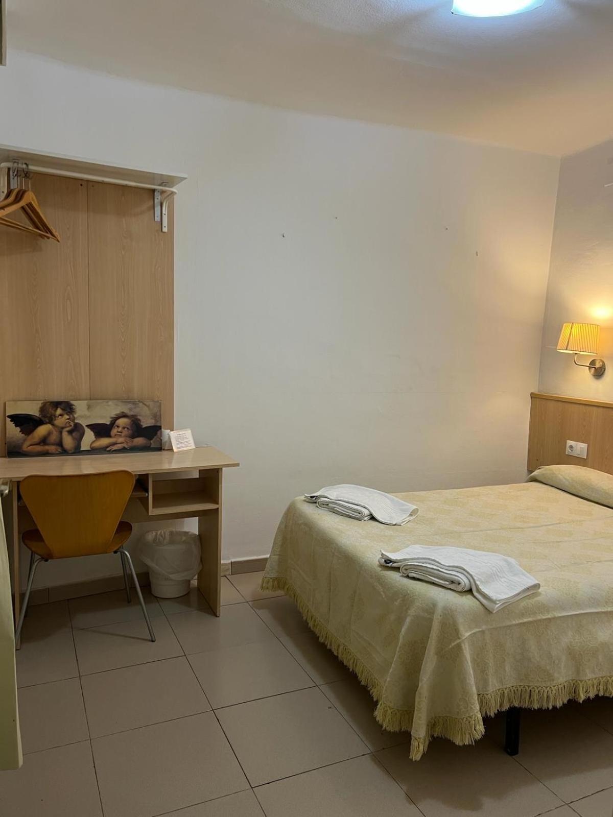 Alhambra Hostel