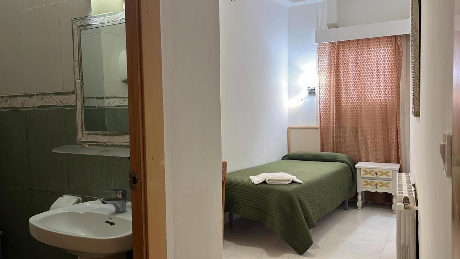 Alhambra Hostel