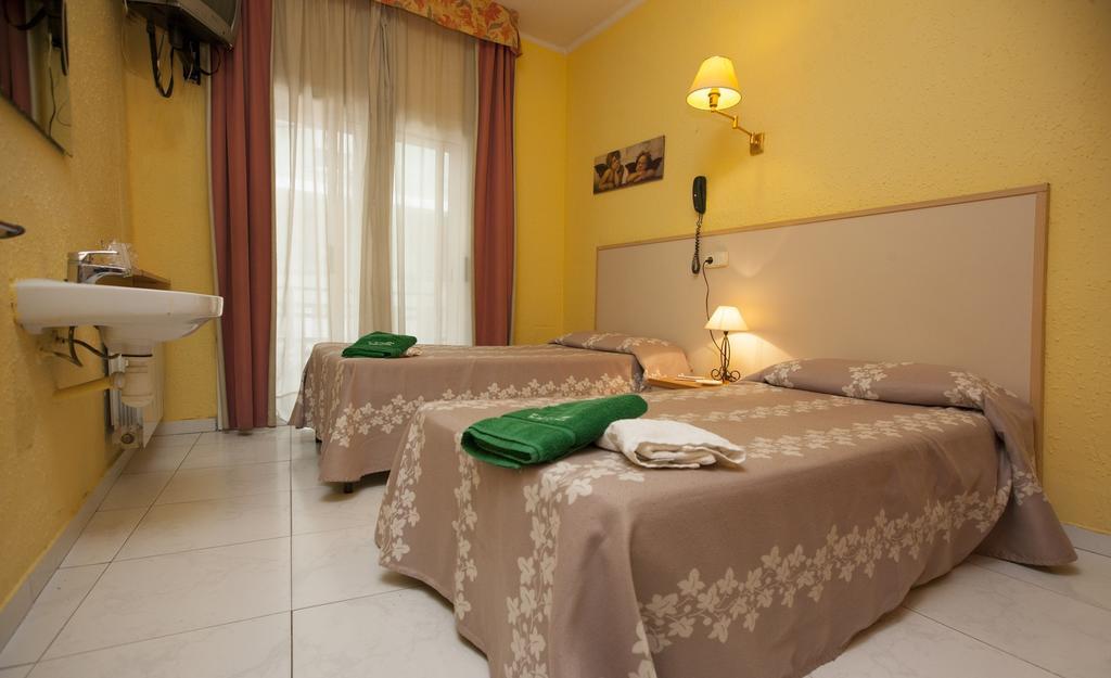 Alhambra Hostel Tarragona