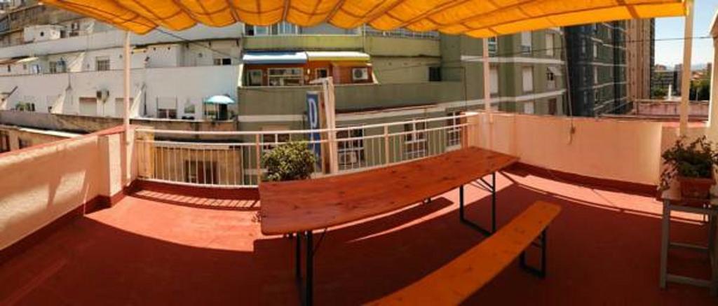 Alhambra Hostel *