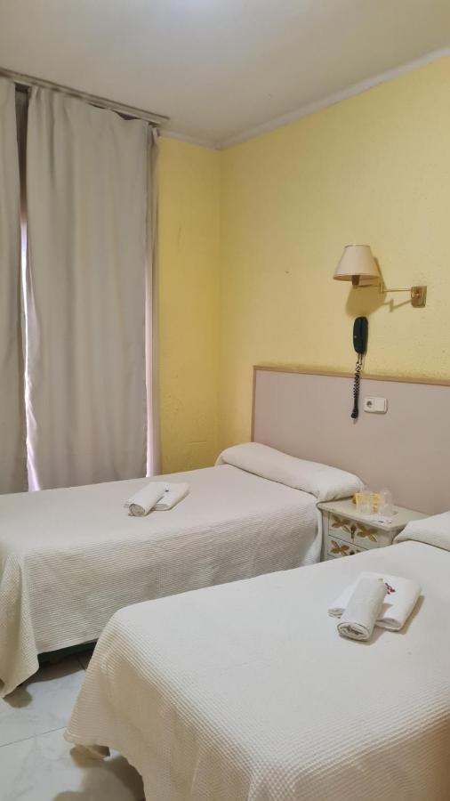 Hostel Alhambra *