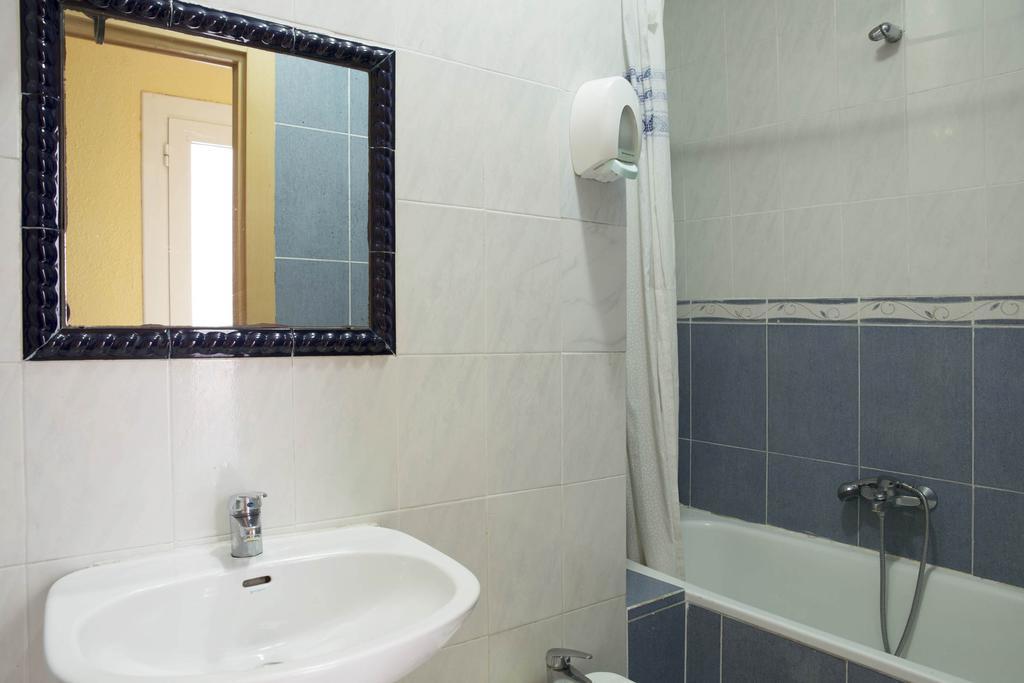 Alhambra Hostel